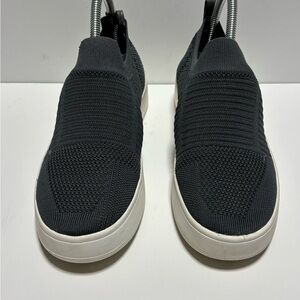 Women’s  Steve Madden Beale Slip On Mesh Sneakers size 8M Gray/White